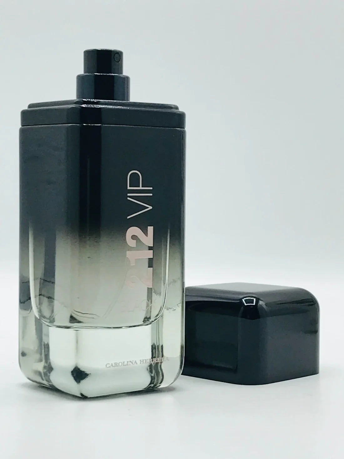 Carolina Herrera - 212 VIP Black Perfume (Original)